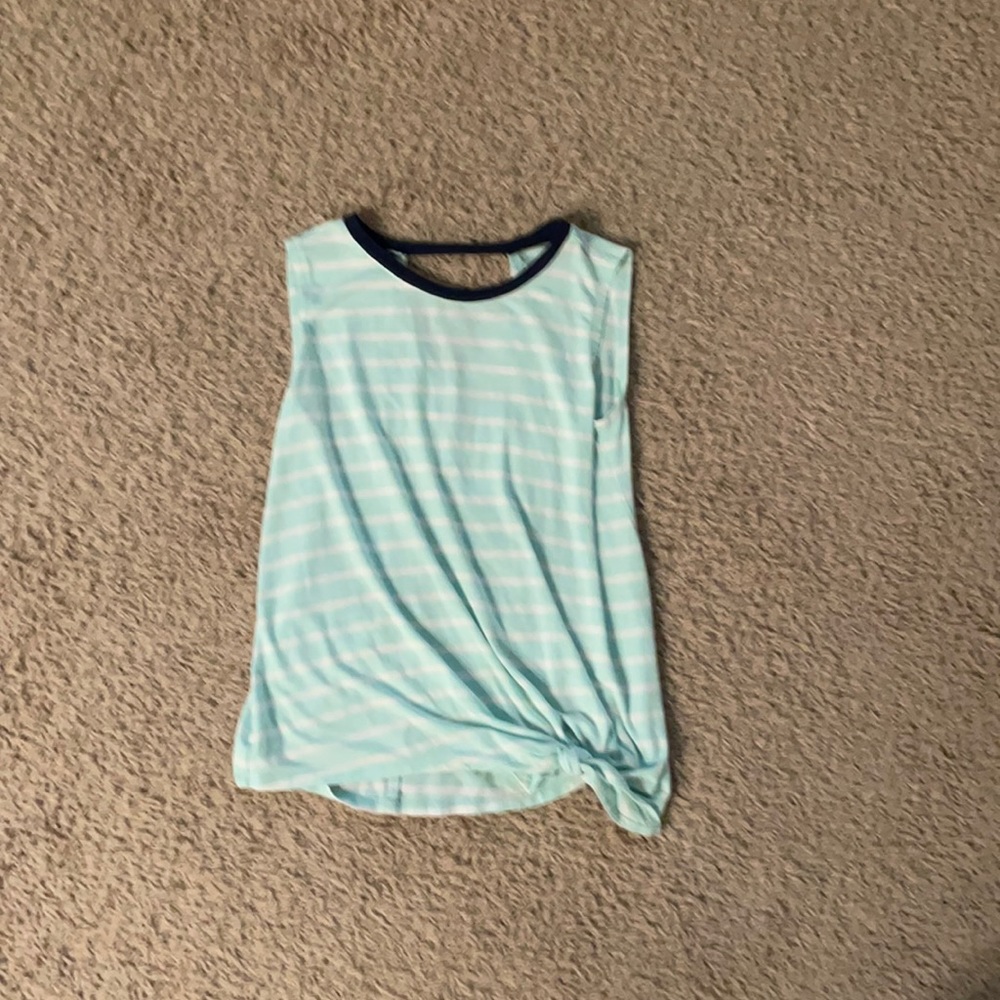 Cute Old Navy tank with cutout in the back!